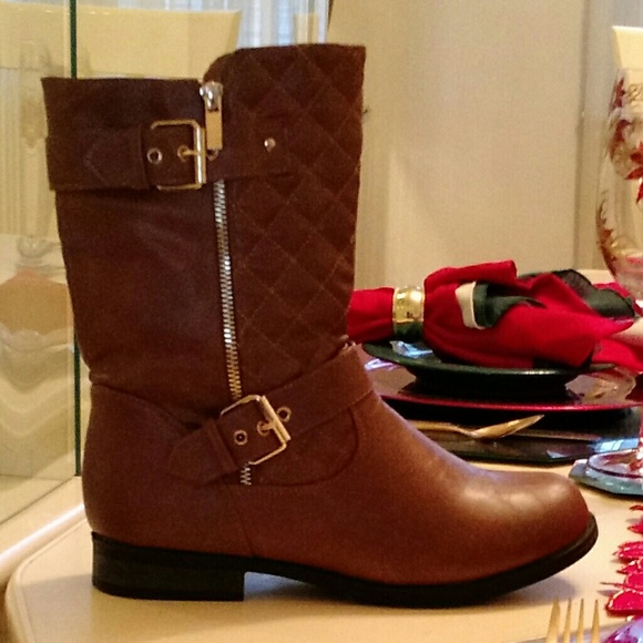 TAN QUILTED MOTO BOOTIES (NO OFFERS) - Picture 2 of 3